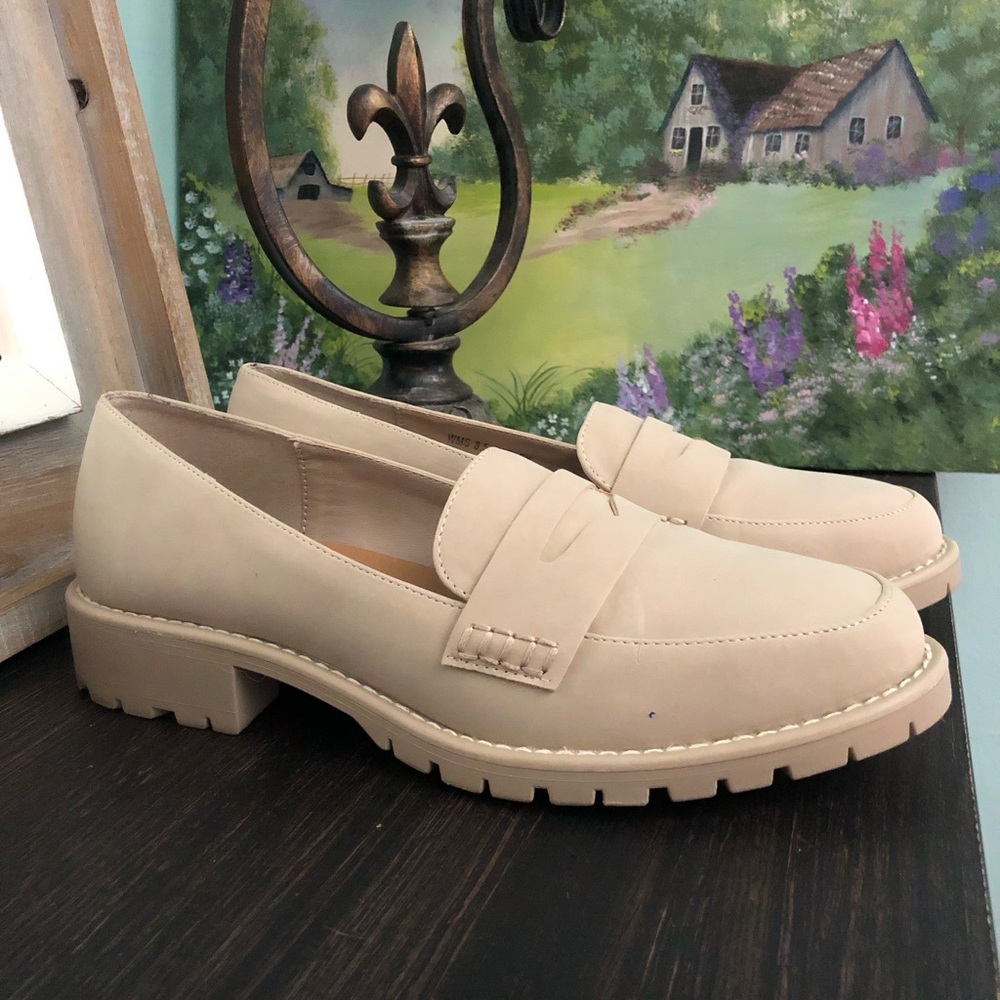 Elegant Cream Loafers for Women